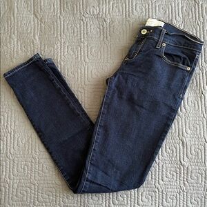 Abercrombie & Fitch Women's Navy Skinny Jeans